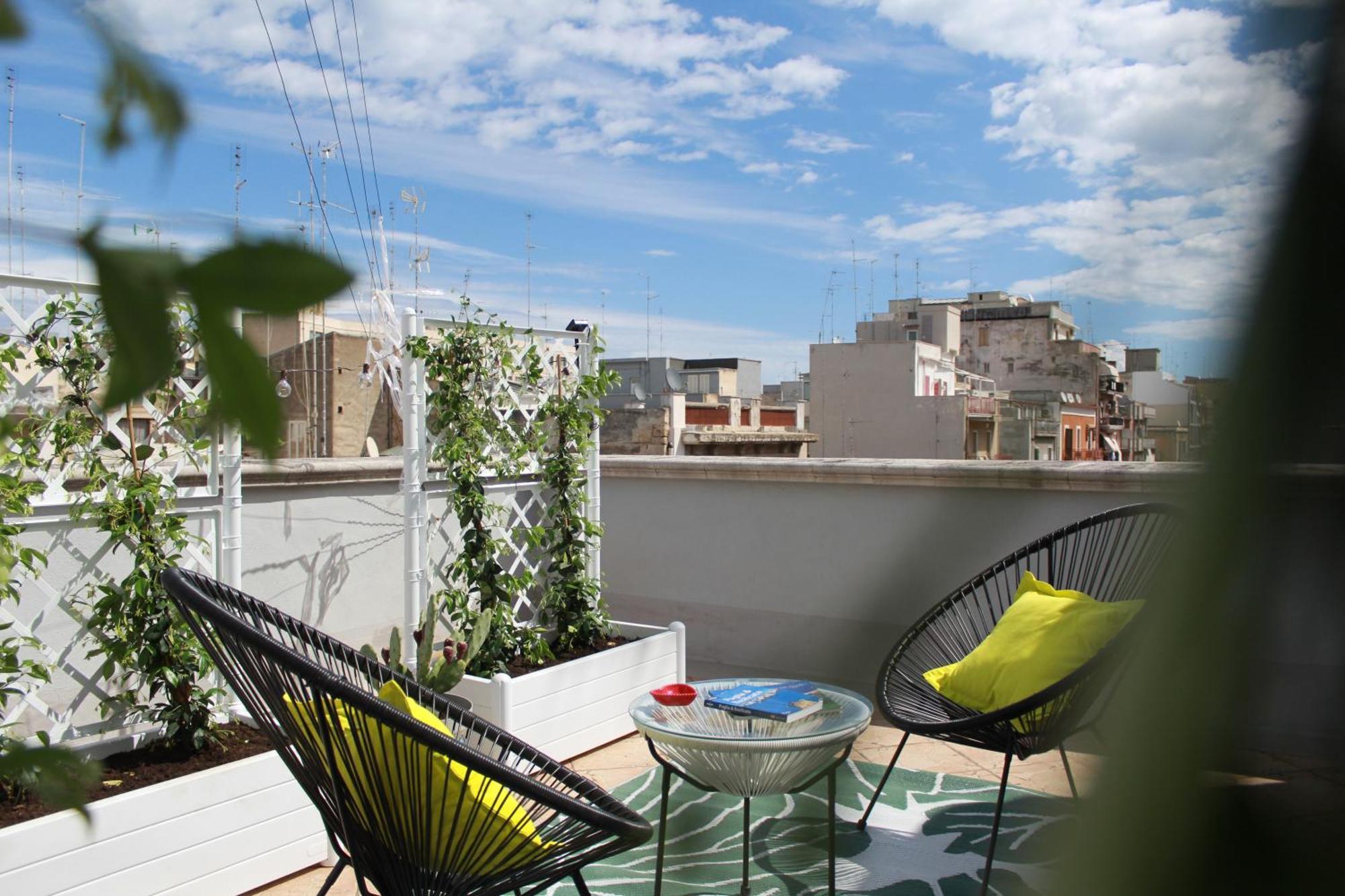 Rooftop Zahra Apartment Bari Bagian luar foto