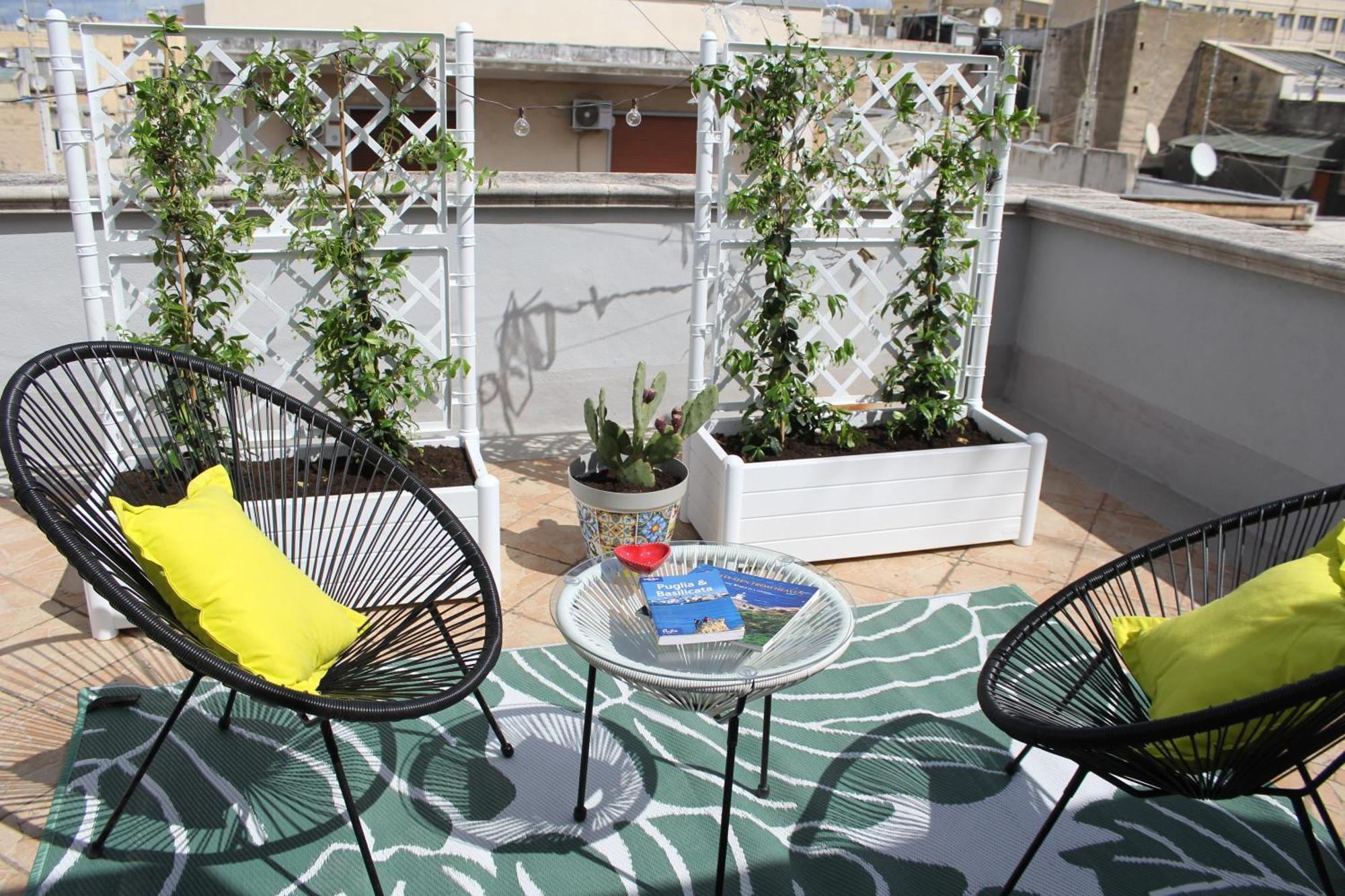 Rooftop Zahra Apartment Bari Bagian luar foto